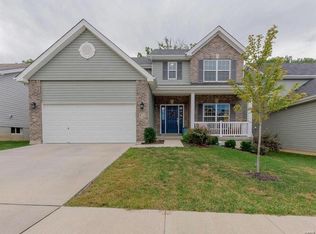 972 Meramec Grove Dr, Ballwin, MO 63021