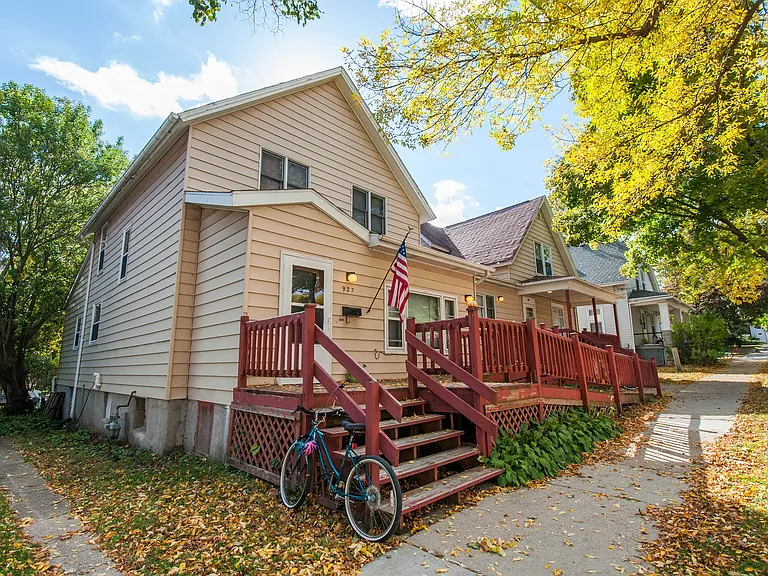 916 Vilas Ave — Photo 8