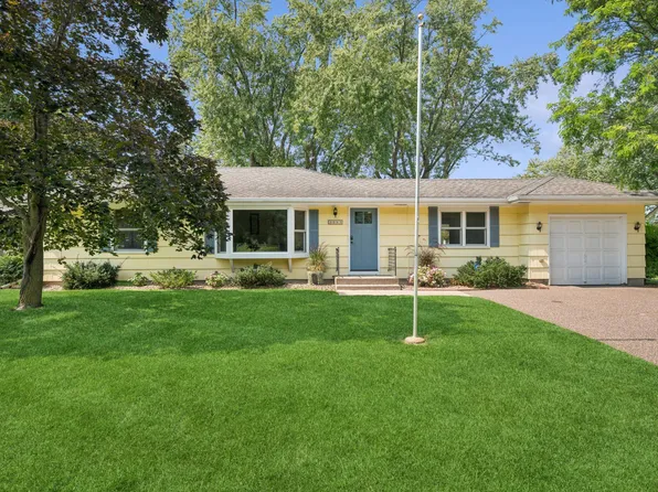 3547 Emerald Dr, White Bear Lake, MN 55110