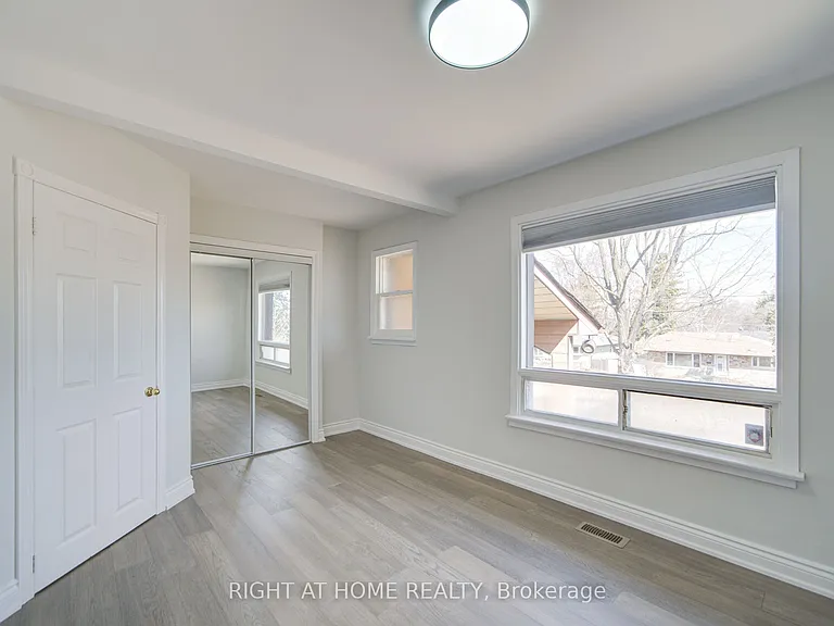 326 Jaybell Grv — Photo 10