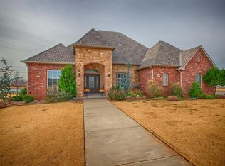 22965 Cove Wood Cir, Edmond, OK 73003