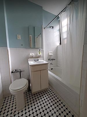 2nd image of 414 53rd St #A21
