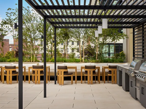 482 Kent Avenue image 17 of 24