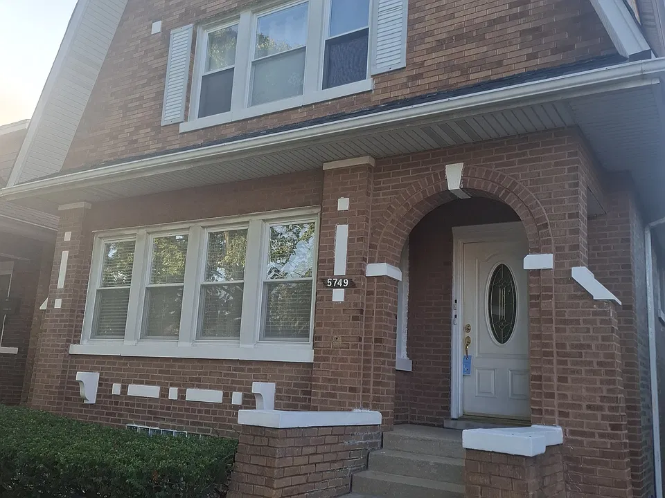 5749 W Eastwood Ave #BASEMENT