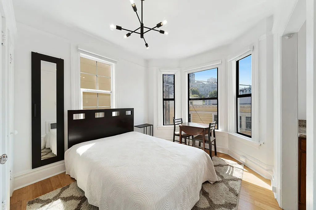 Studio, 260 sqft, $3,125 — Photo 1