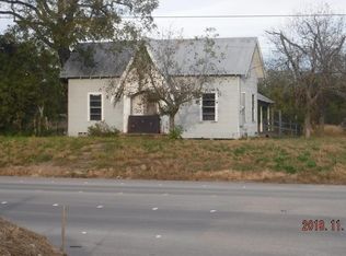902 N Helena St, Runge, TX 78151
