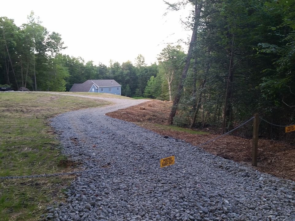 2nd image of 409 Big Gap Rd