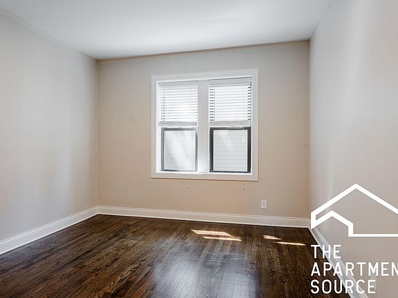 5th image of 2233 N Sawyer Ave #2W