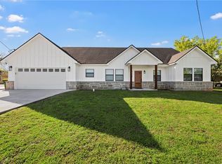 304 E Adams St, Riesel, TX 76682