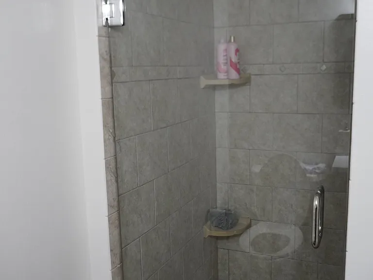 15594 Huntcliff Dr — Photo 27