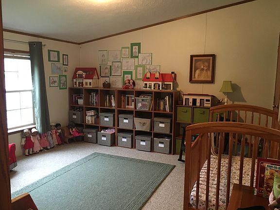 3rd image of 565 Chaucer Pl