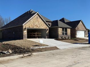 149 Windy Glen Dr, Decatur, TX 76234