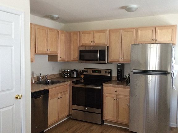 3rd image of 19 Merriam Ave APT 2B