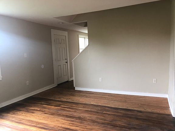 5th image of 115-121 Cobb St #1
