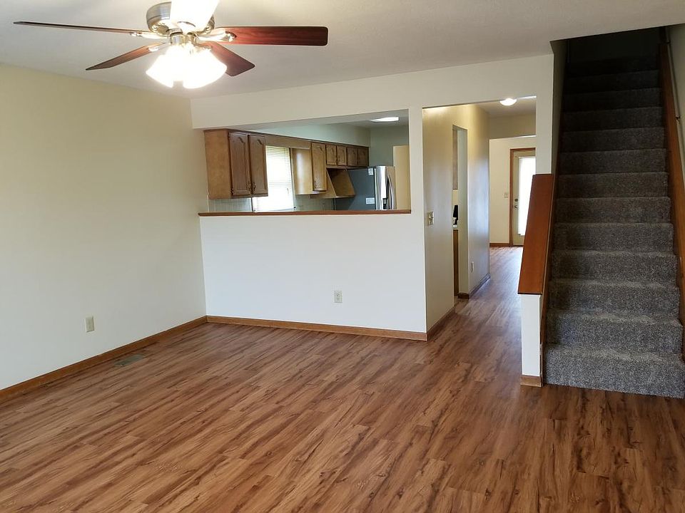 1st image of 221 Elas Ct