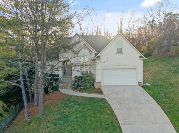 1908 Saint Gregorys Ct, Knoxville, TN 37931