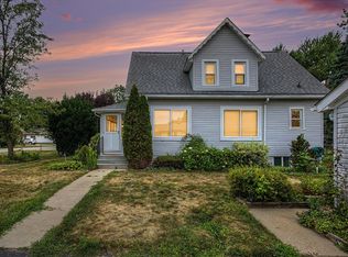 2901 Hartline Dr, Rochester Hills, MI 48309