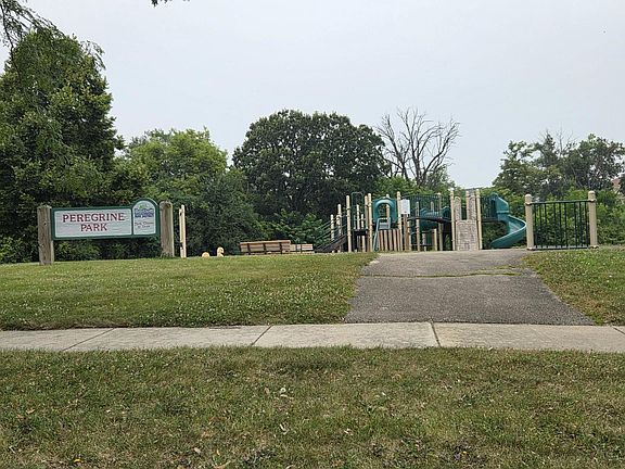 3rd image of 542 Peregrine Pkwy