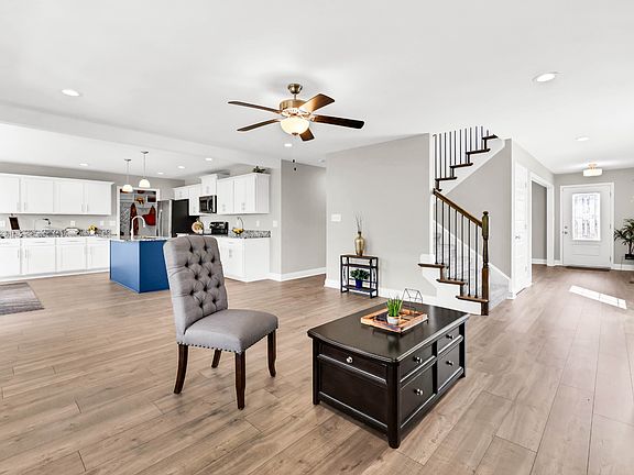 5th image of 722 Banister Dr