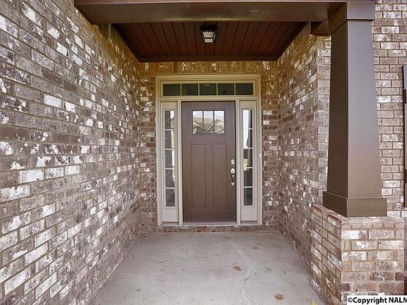 3rd image of 212 Iron Cir
