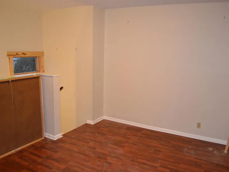 305 Emming St — Photo 10