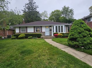 102 Birchwood Park Dr, Syosset, NY 11791