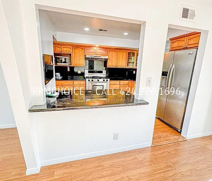 23821 Stanhurst Ave — Photo 10