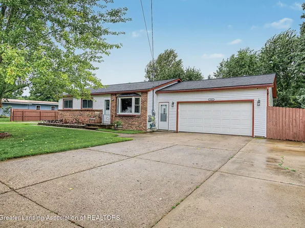 2347 Westover Dr, Ionia, MI 48846