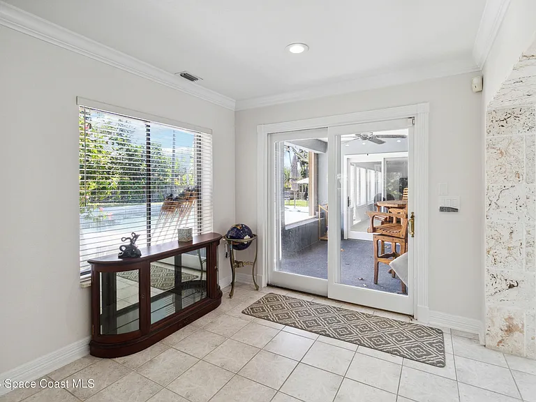 1201 S Shannon Ave — Photo 20