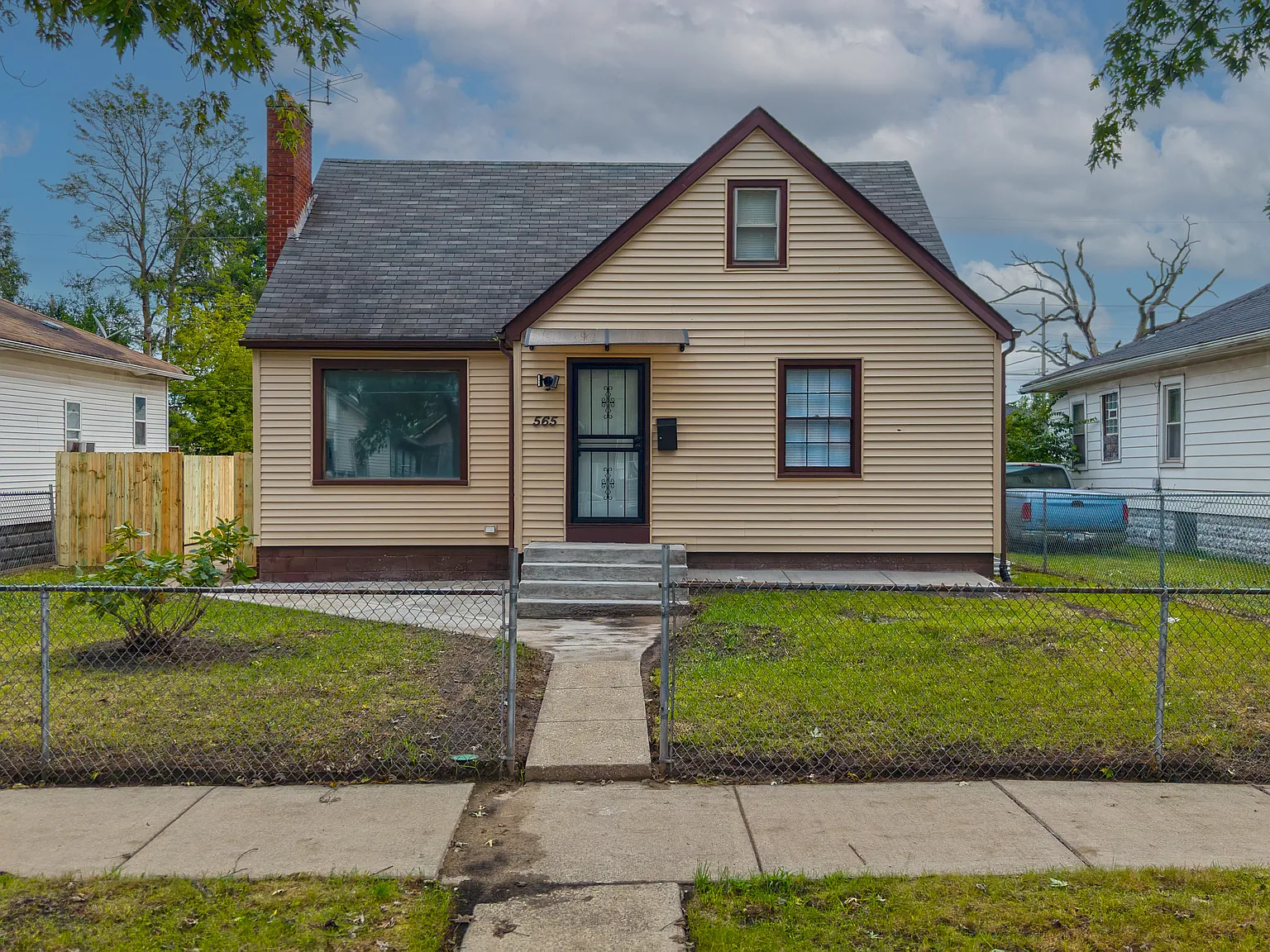 4 bed, 1824 sqft, $1,700 — Photo 2
