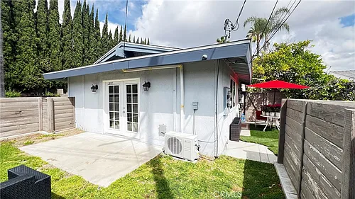 20737 Tiara St Photo 1