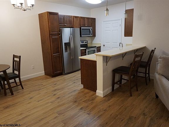 4th image of 413 Olympic Ln