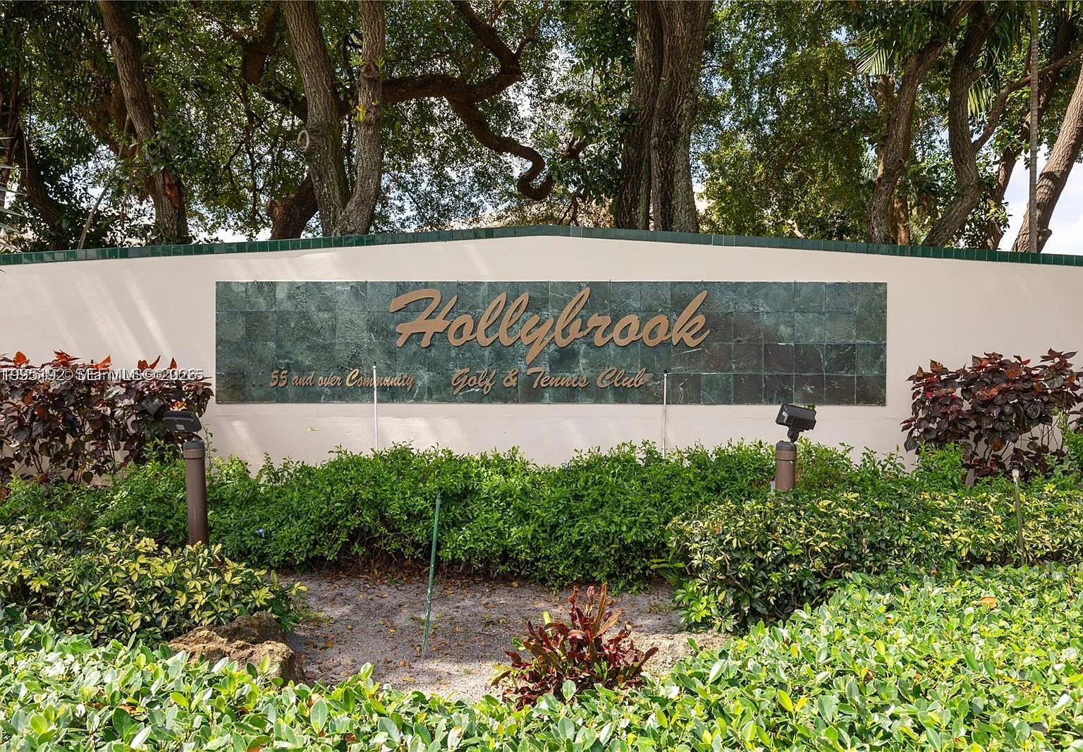 Hollybrook Golf And — Photo 1