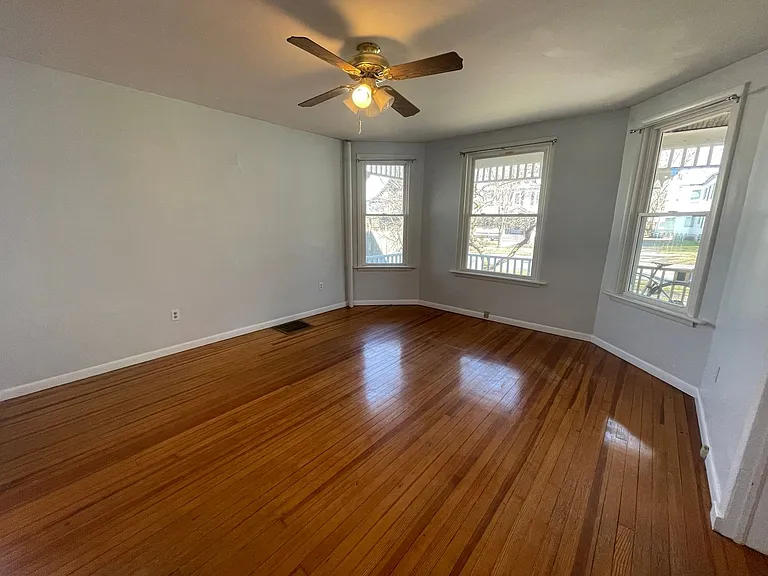 26 Livingston Ave — Photo 2