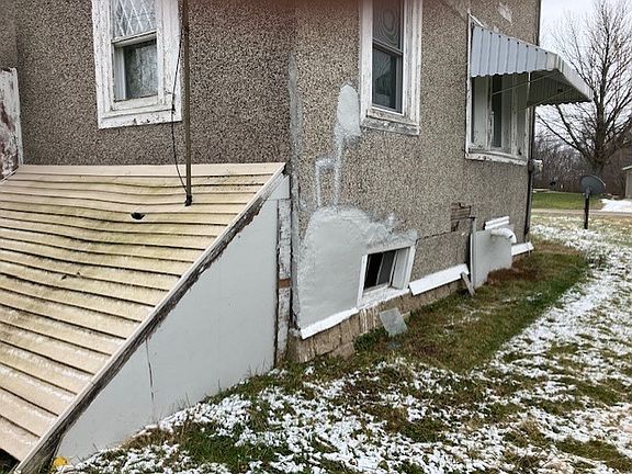 3rd image of 115 Gold St