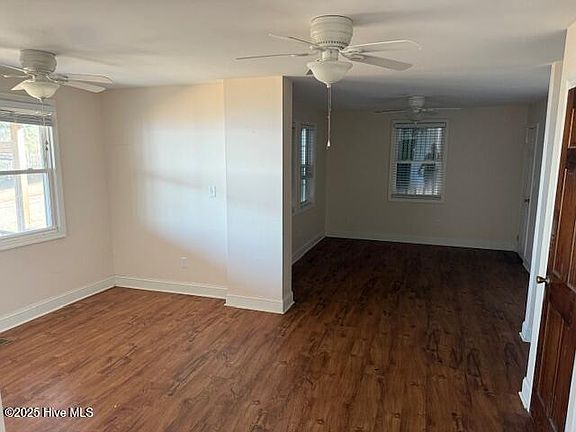 5th image of 913 Stately Pines Road