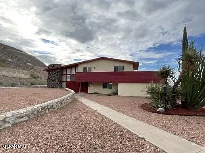 4 bed, 3.5 bath, 2202 sqft, $2,050 — Photo 2
