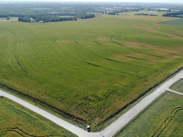 210th Ave, Pella, IA 50219