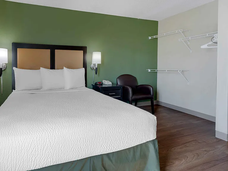 Studio Suite - 1 Queen Bed
