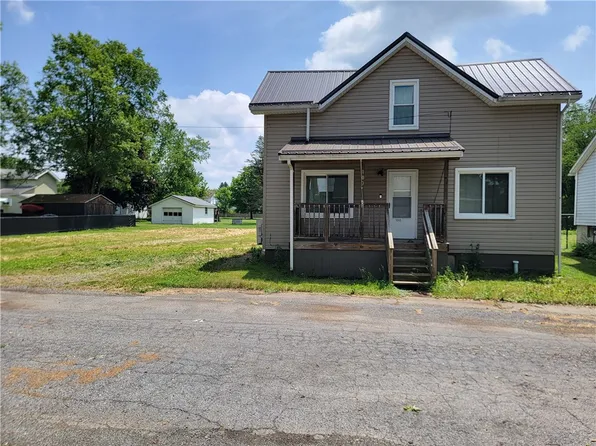 100 Water St, Big Run, PA 15715