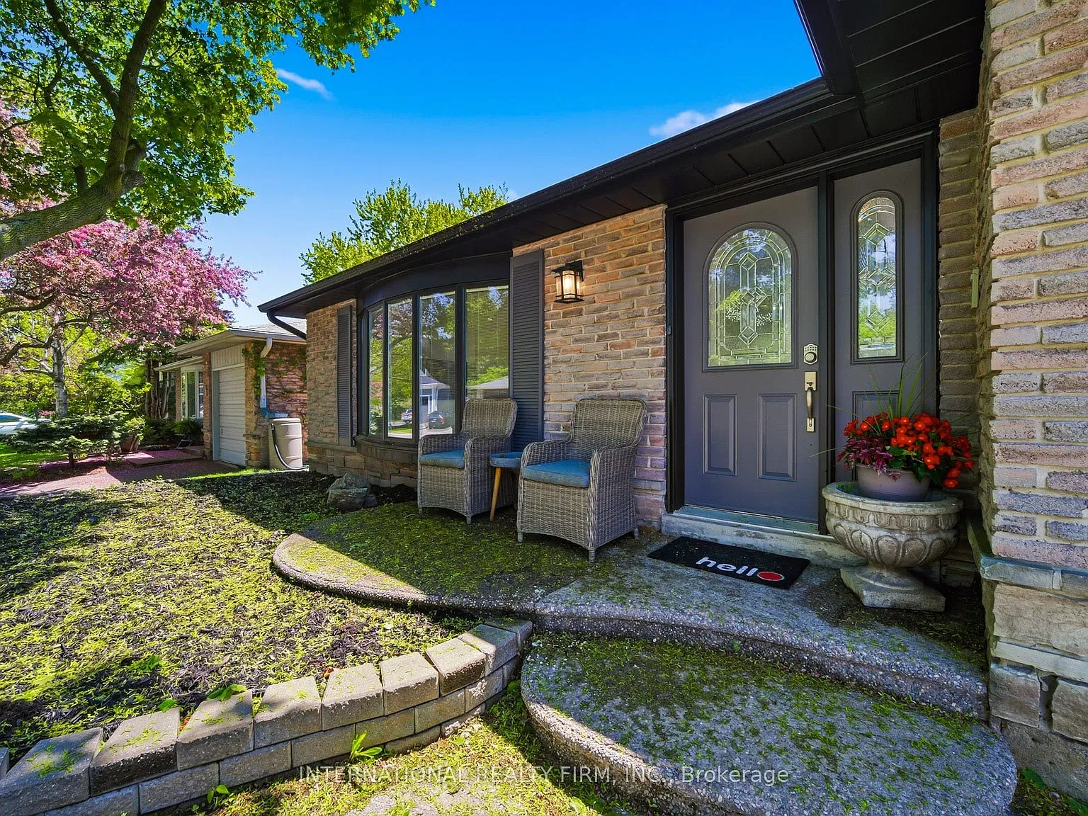 3 bed, $6,200 — Photo 1