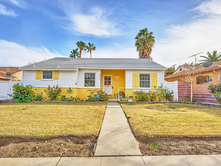 20758 Stephanie Dr — Photo 43