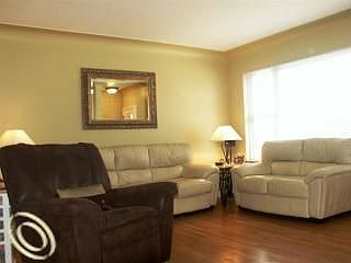 4th image of 20342 Cedar St