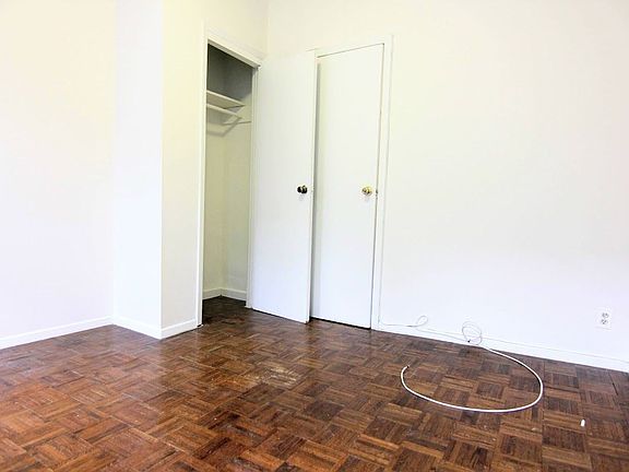 3rd image of 236 E 89th St APT 3B