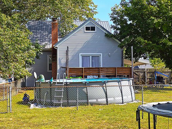 2nd image of 6 Adrienne Dr