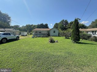 17535 Oriole Dr, Cobb Island, MD 20625