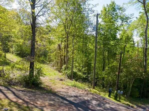305 Wayne Rd, Athens, TN 37303