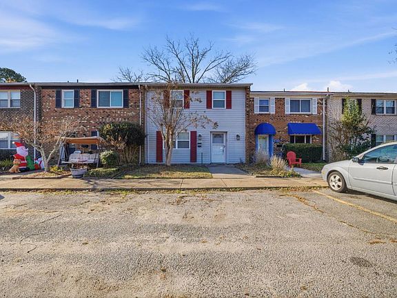 3rd image of 855 Cathedral Dr