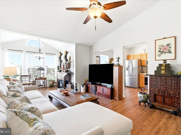 6391 Rutherford Ct APT J, Frederick, MD 21703