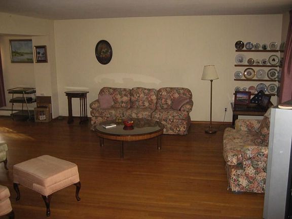 4th image of 3460 Silverton Ave